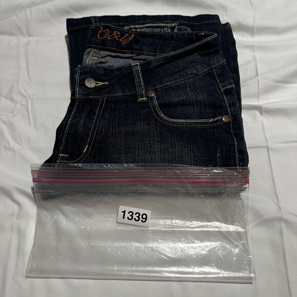 Miss O&Y Women's Embellished Denim Jeans With Rhinestone Pocket Detailing - Picture 10 of 11